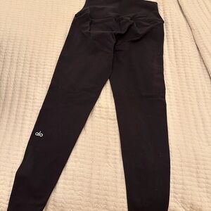 ALO women’s legging. Barely worn/ good condition!